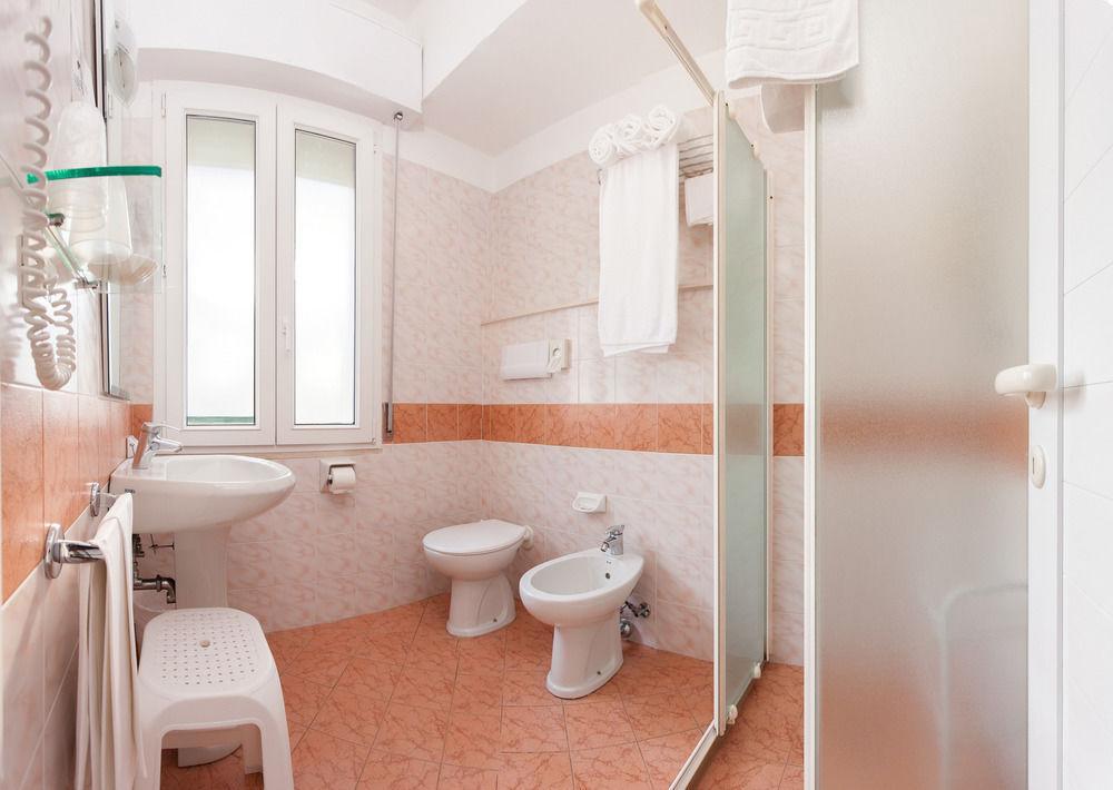 Isabella Hotel 3*